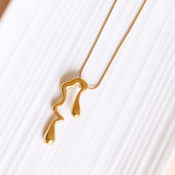 Stella Necklace