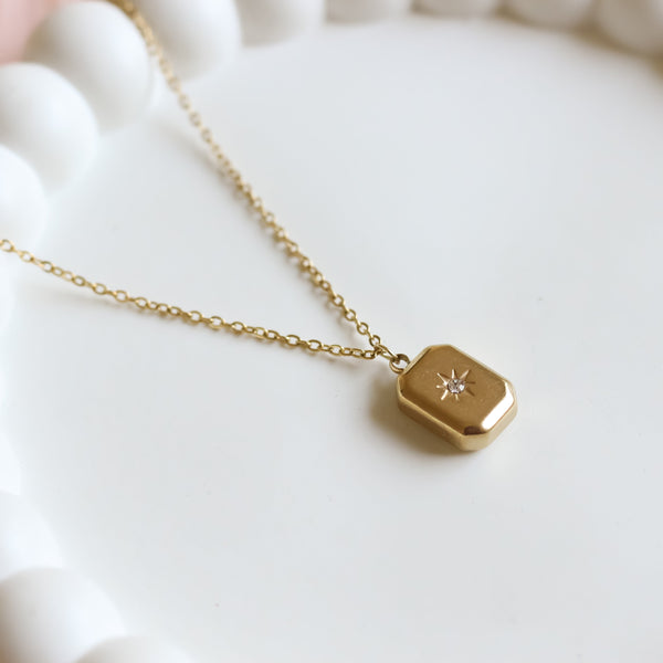 Carl Star Necklace