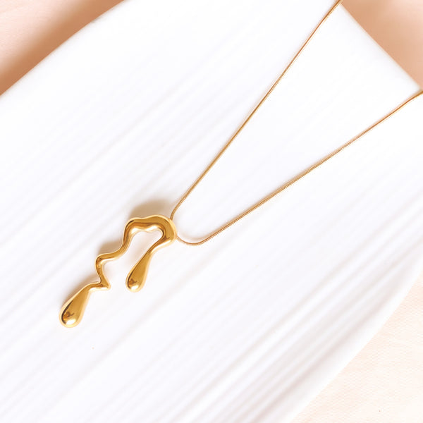 Stella Necklace