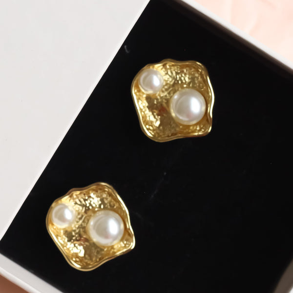 Pearl Gold Studs