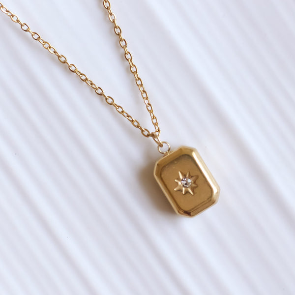 Carl Star Necklace