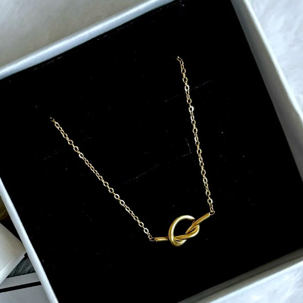 Knot Necklace